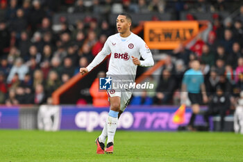 2023-12-03 - Youri Tielemans (8) of Aston Villa during the English championship Premier League football match between Bournemouth and Aston Villa on 3 December 2023 at the Vitality Stadium in Bournemouth, England - FOOTBALL - ENGLISH CHAMP - BOURNEMOUTH V ASTON VILLA - ENGLISH PREMIER LEAGUE - SOCCER