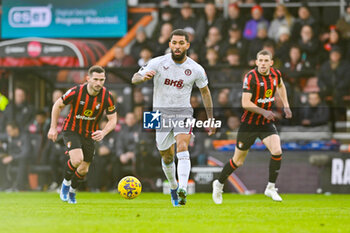 2023-12-03 - Douglas Luiz (6) of Aston Villa during the English championship Premier League football match between Bournemouth and Aston Villa on 3 December 2023 at the Vitality Stadium in Bournemouth, England - FOOTBALL - ENGLISH CHAMP - BOURNEMOUTH V ASTON VILLA - ENGLISH PREMIER LEAGUE - SOCCER