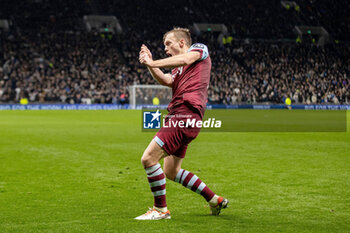 2023-12-07 - West Ham United midfielder James Ward-Prowse (7) scores and celebrates 1-2 during the English championship Premier League football match between Tottenham Hotspur and West Ham United on 7 December 2023 at Tottenham Hotspur Stadium in London, England - FOOTBALL - ENGLISH CHAMP - TOTTENHAM V WEST HAM - ENGLISH PREMIER LEAGUE - SOCCER