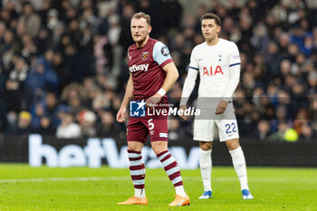 2023-12-07 - West Ham United defender Vladimir Coufal during the English championship Premier League football match between Tottenham Hotspur and West Ham United on 7 December 2023 at Tottenham Hotspur Stadium in London, England - FOOTBALL - ENGLISH CHAMP - TOTTENHAM V WEST HAM - ENGLISH PREMIER LEAGUE - SOCCER