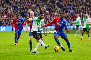 2023-12-09 - Ryan Gravenberch (38) of Liverpool and Jeffrey Schlupp of Crystal Palace during the English championship Premier League football match between Crystal Palace and Liverpool on 9 December 2023 at Selhurst Park in London, England - FOOTBALL - ENGLISH CHAMP - CRYSTAL PALACE V LIVERPOOL - ENGLISH PREMIER LEAGUE - SOCCER