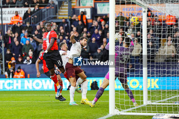 2023-12-11 - Elijah Adebayo (11) of Luton Town scores a goal 1-0 during the English championship Premier League football match between Luton Town and Manchester City on 10 December 2023 at Kenilworth Road in Luton, England - FOOTBALL - ENGLISH CHAMP - LUTON TOWN V MANCHESTER CITY - ENGLISH PREMIER LEAGUE - SOCCER