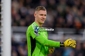 2023-12-16 - Fulham goalkeeper Bernd Leno during the English championship Premier League football match between Newcastle United and Fulham on 16 December 2023 at St. James' Park in Newcastle, England - FOOTBALL - ENGLISH CHAMP - NEWCASTLE V FULHAM - ENGLISH PREMIER LEAGUE - SOCCER