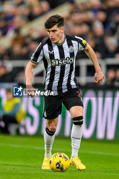 2023-12-16 - Tino Livramento of Newcastle during the English championship Premier League football match between Newcastle United and Fulham on 16 December 2023 at St. James' Park in Newcastle, England - FOOTBALL - ENGLISH CHAMP - NEWCASTLE V FULHAM - ENGLISH PREMIER LEAGUE - SOCCER