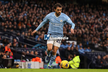 2023-12-16 - Bernardo Silva of Manchester City during the English championship Premier League football match between Manchester City and Crystal Palace on 16 December 2023 at the Etihad Stadium in Manchester, England - FOOTBALL - ENGLISH CHAMP - MANCHESTER CITY V CRYSTAL PALACE - ENGLISH PREMIER LEAGUE - SOCCER