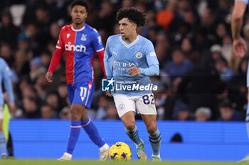 2023-12-16 - Rico Lewis of Manchester City during the English championship Premier League football match between Manchester City and Crystal Palace on 16 December 2023 at the Etihad Stadium in Manchester, England - FOOTBALL - ENGLISH CHAMP - MANCHESTER CITY V CRYSTAL PALACE - ENGLISH PREMIER LEAGUE - SOCCER