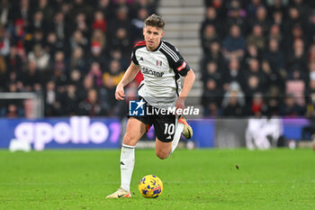 2023-12-26 - Tom Cairney (10) of Fulham during the English championship Premier League football match between Bournemouth and Fulham on 26 December 2023 at the Vitality Stadium in Bournemouth, England - FOOTBALL - ENGLISH CHAMP - BOURNEMOUTH V FULHAM - ENGLISH PREMIER LEAGUE - SOCCER