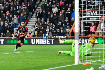 2023-12-26 - Justin Kluivert (19) of AFC Bournemouth scores a goal 1-0 during the English championship Premier League football match between Bournemouth and Fulham on 26 December 2023 at the Vitality Stadium in Bournemouth, England - FOOTBALL - ENGLISH CHAMP - BOURNEMOUTH V FULHAM - ENGLISH PREMIER LEAGUE - SOCCER