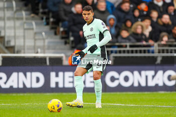 2023-12-30 - Chelsea Defender Thiago Silva during the English championship Premier League football match between Luton Town and Chelsea on 30 December 2023 at Kenilworth Road in Luton, England - FOOTBALL - ENGLISH CHAMP - LUTON TOWN V CHELSEA - ENGLISH PREMIER LEAGUE - SOCCER