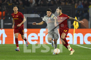 2023-02-23 - Leonardo Spinazzola of A.S. Roma and Nicolás Capaldo of FC Salzburg during the UEFA Europa League play-off second leg between A.S. Roma vs FC Salzburg on February 23, 2023 at the Stadio Olimpico in Rome, Italy. - AS ROMA VS RB SALZBURG - UEFA EUROPA LEAGUE - SOCCER