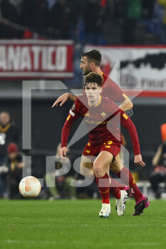2023-02-23 - Nicola Zalewski of A.S. Roma during the UEFA Europa League play-off second leg between A.S. Roma vs FC Salzburg on February 23, 2023 at the Stadio Olimpico in Rome, Italy. - AS ROMA VS RB SALZBURG - UEFA EUROPA LEAGUE - SOCCER