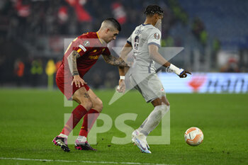 2023-02-23 - Junior Adamu of FC Salzburg and Gianluca Mancini of A.S. Roma during the UEFA Europa League play-off second leg between A.S. Roma vs FC Salzburg on February 23, 2023 at the Stadio Olimpico in Rome, Italy. - AS ROMA VS RB SALZBURG - UEFA EUROPA LEAGUE - SOCCER