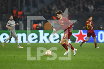 2023-02-23 - Nicola Zalewski of A.S. Roma during the UEFA Europa League play-off second leg between A.S. Roma vs FC Salzburg on February 23, 2023 at the Stadio Olimpico in Rome, Italy. - AS ROMA VS RB SALZBURG - UEFA EUROPA LEAGUE - SOCCER