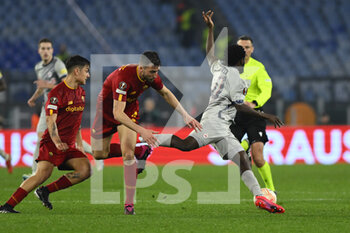 2023-02-23 - Sékou Koita of FC Salzburg and Bryan Cristante of A.S. Roma during the UEFA Europa League play-off second leg between A.S. Roma vs FC Salzburg on February 23, 2023 at the Stadio Olimpico in Rome, Italy. - AS ROMA VS RB SALZBURG - UEFA EUROPA LEAGUE - SOCCER