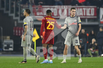 2023-02-23 - Georginio Wijnaldum of A.S. Roma and Luka Sučić of FC Salzburg during the UEFA Europa League play-off second leg between A.S. Roma vs FC Salzburg on February 23, 2023 at the Stadio Olimpico in Rome, Italy. - AS ROMA VS RB SALZBURG - UEFA EUROPA LEAGUE - SOCCER