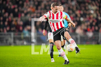 2023-02-23 - Luuk de Jong of PSV has a shot at goal during the UEFA Europa League, Play-off, 2nd leg football match between PSV and Sevilla FC on February 23, 2023 at the Philips Stadion in Eindhoven, Netherlands - FOOTBALL - EUROPA LEAGUE - PSV V SEVILLA FC - UEFA EUROPA LEAGUE - SOCCER