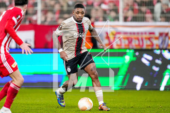 2023-02-23 - Steven Bergwijn of Ajax during the UEFA Europa League, Play-off, 2nd leg football match between FC Union Berlin and Ajax on February 23, 2023 at Stadion An der alten Forsterei in Berlin, Germany - FOOTBALL - EUROPA LEAGUE - UNION BERLIN V AJAX - UEFA EUROPA LEAGUE - SOCCER
