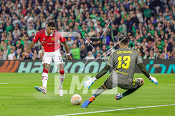 2023-03-17 - Marcus Rashford (10) of Manchester United and Rui Silva of Real Betis during the UEFA Europa League, Round of 16, 2nd leg football match between Real Betis and Manchester United on 16 March 2023 at Estadio Benito Villamarin in Seville, Spain - FOOTBALL - EUROPA LEAGUE - REAL BETIS V MANCHESTER UNITED - UEFA EUROPA LEAGUE - SOCCER