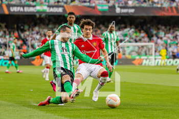 2023-03-17 - Juanmi (7) of Real Betis and Facundo Pellistri (28) of Manchester United during the UEFA Europa League, Round of 16, 2nd leg football match between Real Betis and Manchester United on 16 March 2023 at Estadio Benito Villamarin in Seville, Spain - FOOTBALL - EUROPA LEAGUE - REAL BETIS V MANCHESTER UNITED - UEFA EUROPA LEAGUE - SOCCER