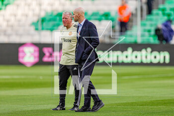 2023-03-17 - Erik ten Hag Manager of Manchester United with Steve McClaren during the UEFA Europa League, Round of 16, 2nd leg football match between Real Betis and Manchester United on 16 March 2023 at Estadio Benito Villamarin in Seville, Spain - FOOTBALL - EUROPA LEAGUE - REAL BETIS V MANCHESTER UNITED - UEFA EUROPA LEAGUE - SOCCER