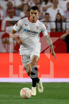 2023-04-20 - Erik Lamela (#17 - Sevilla FC) in action - SEVILLA FC VS MANCHESTER UNITED - UEFA EUROPA LEAGUE - SOCCER