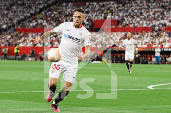 2023-04-20 - Lucas Ocampos (#55 - Sevilla FC) in action - SEVILLA FC VS MANCHESTER UNITED - UEFA EUROPA LEAGUE - SOCCER