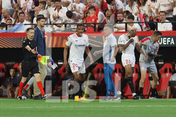 2023-04-20 - Marcao (#23 - Sevilla FC) left the pitch in tears for an injury - SEVILLA FC VS MANCHESTER UNITED - UEFA EUROPA LEAGUE - SOCCER