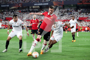2023-04-20 - Wout Weghorst (#27 - Manchester United) in action - SEVILLA FC VS MANCHESTER UNITED - UEFA EUROPA LEAGUE - SOCCER