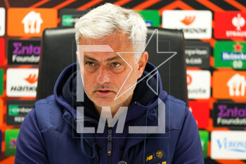 2023-04-13 - Coach Jose Mourinho of AS Roma during the press conference following the UEFA Europa League, Quarter-finals, 1st leg football match between Feyenoord and AS Roma on April 13, 2023 at Stadion Feijenoord 'De Kuip' in Rotterdam, Netherlands - FOOTBALL - EUROPA LEAGUE - FEYENOORD V ROMA - UEFA EUROPA LEAGUE - SOCCER