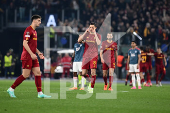 2023-04-20 - Nemanja Matic of AS Roma during the UEFA Europa League match between AS Roma and Feyenoord at Stadio Olimpico on April 20, 2023 in Rome, Italy. - QUARTER FINALS - ROMA VS FEYENOORD - UEFA EUROPA LEAGUE - SOCCER