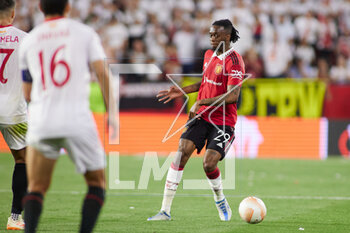 2023-04-20 - Aaron Wan-Bissaka of Manchester United during the UEFA Europa League, Quarter-finals, 2nd leg football match between Sevilla FC and Manchester United on April 20, 2023 at Estadio Ramon Sanchez Pizjuan in Sevilla, Spain - FOOTBALL - EUROPA LEAGUE - SEVILLA FC V MANCHESTER UNITED - UEFA EUROPA LEAGUE - SOCCER