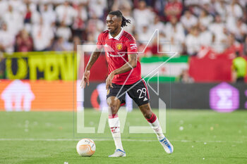 2023-04-20 - Aaron Wan-Bissaka of Manchester United during the UEFA Europa League, Quarter-finals, 2nd leg football match between Sevilla FC and Manchester United on April 20, 2023 at Estadio Ramon Sanchez Pizjuan in Sevilla, Spain - FOOTBALL - EUROPA LEAGUE - SEVILLA FC V MANCHESTER UNITED - UEFA EUROPA LEAGUE - SOCCER