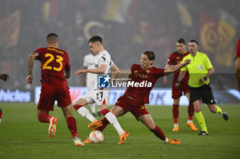 2023-05-11 - Edoardo Bove of A.S. Roma and Florian Wirtz of Bayer 04 Leverkusen during the first leg of the Semi-final of the UEFA Europa League between A.S. Roma vs Bayer 04 Leverkusen on May 11, 2023 at the Stadio Olimpico in Rome. - SEMIFINAL - AS ROMA VS BAYER 04 LEVERKUSEN - UEFA EUROPA LEAGUE - SOCCER