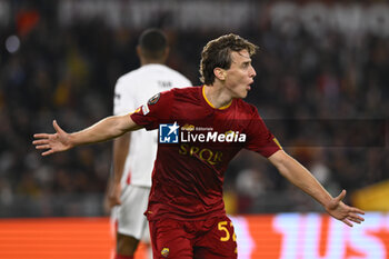 2023-05-11 - Edoardo Bove of A.S. Roma celebrates after scoring the 1-0 during the first leg of the Semi-final of the UEFA Europa League between A.S. Roma vs Bayer 04 Leverkusen on May 11, 2023 at the Stadio Olimpico in Rome. - SEMIFINAL - AS ROMA VS BAYER 04 LEVERKUSEN - UEFA EUROPA LEAGUE - SOCCER