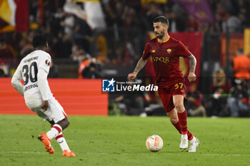 2023-05-11 - Leonardo Spinazzola of A.S. Roma during the first leg of the Semi-final of the UEFA Europa League between A.S. Roma vs Bayer 04 Leverkusen on May 11, 2023 at the Stadio Olimpico in Rome. - SEMIFINAL - AS ROMA VS BAYER 04 LEVERKUSEN - UEFA EUROPA LEAGUE - SOCCER