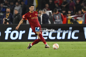 2023-05-11 - Roger Ibanez of A.S. Roma during the first leg of the Semi-final of the UEFA Europa League between A.S. Roma vs Bayer 04 Leverkusen on May 11, 2023 at the Stadio Olimpico in Rome. - SEMIFINAL - AS ROMA VS BAYER 04 LEVERKUSEN - UEFA EUROPA LEAGUE - SOCCER