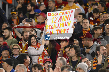 2023-05-11 - Supporters of A.S. Roma during the first leg of the Semi-final of the UEFA Europa League between A.S. Roma vs Bayer 04 Leverkusen on May 11, 2023 at the Stadio Olimpico in Rome. - SEMIFINAL - AS ROMA VS BAYER 04 LEVERKUSEN - UEFA EUROPA LEAGUE - SOCCER