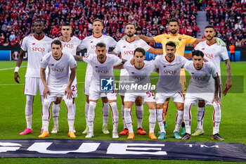 2023-05-18 - Team of AS Roma during the UEFA Europa League, Semi-finals, 2nd leg football match between Bayer 04 Leverkusen and AS Roma on May 18, 2023 at BayArena in Leverkusen, Germany - FOOTBALL - EUROPA LEAGUE - LEVERKUSEN V ROMA - UEFA EUROPA LEAGUE - SOCCER