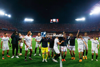 2023-05-18 - Sevilla FC players celebrate at full time during the UEFA Europa League, Semi-finals, 2nd leg football match between Sevilla FC and Juventus FC on May 18, 2023 at Estadio Ramon Sanchez Pizjuan in Sevilla, Spain - FOOTBALL - EUROPA LEAGUE - SEVILLA FC V JUVENTUS - UEFA EUROPA LEAGUE - SOCCER