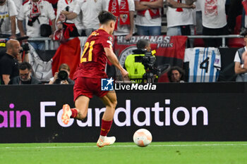 2023-05-31 - Scores a goal AS Roma’s Paulo Dybala during Europe League final soccer match between AS Roma vs. Sevilla at the Puskas Arena in Budapest, Hungary, 31st of May 2023 - FINAL - SEVILLA FC VS AS ROMA - UEFA EUROPA LEAGUE - SOCCER