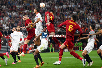 2023-05-31 - AS Roma’s Roger Ibanez during Europe League final soccer match between AS Roma vs. Sevilla at the Puskas Arena in Budapest, Hungary, 31st of May 2023 - FINAL - SEVILLA FC VS AS ROMA - UEFA EUROPA LEAGUE - SOCCER
