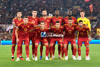 2023-10-05 - AS Roma team  during the UEFA Europa League 2023-2024 football match between AS Roma and Servette FC at the Olympic Stadium in Rome on 05 October 2023. - AS ROMA VS SERVETTE FC - UEFA EUROPA LEAGUE - SOCCER