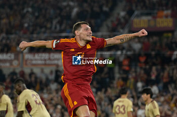 2023-10-05 - Andrea Belotti (AS Roma); celebrates after scoring the goal 4-0  during the UEFA Europa League 2023-2024 football match between AS Roma and Servette FC at the Olympic Stadium in Rome on 05 October 2023. - AS ROMA VS SERVETTE FC - UEFA EUROPA LEAGUE - SOCCER