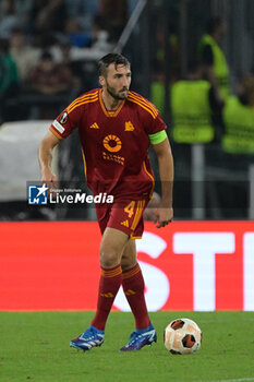 2023-10-05 - Bryan Cristante (AS Roma);  during the UEFA Europa League 2023-2024 football match between AS Roma and Servette FC at the Olympic Stadium in Rome on 05 October 2023. - AS ROMA VS SERVETTE FC - UEFA EUROPA LEAGUE - SOCCER