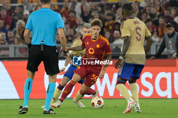 2023-10-05 - Nicola Zalewski (AS Roma);  during the UEFA Europa League 2023-2024 football match between AS Roma and Servette FC at the Olympic Stadium in Rome on 05 October 2023. - AS ROMA VS SERVETTE FC - UEFA EUROPA LEAGUE - SOCCER