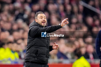 2023-11-09 - Head Coach Roberto De Zerbi of Brighton & Hove Albion during the UEFA Europa League, Group B football match between AFC Ajax and Brighton & Hove Albion on November 9, 2023 at the Johan Cruyff ArenA in Amsterdam, Netherlands - FOOTBALL - EUROPA LEAGUE - AJAX V BRIGHTON - UEFA EUROPA LEAGUE - SOCCER