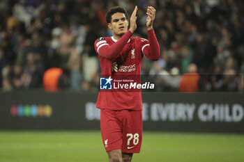 2023-11-09 - Jarell Quansah of Liverpool salutes the supporters following the UEFA Europa League, Group E football match between Toulouse FC and Liverpool FC on November 9, 2023 at the Stadium in Toulouse, France - FOOTBALL - EUROPA LEAGUE - TOULOUSE V LIVERPOOL - UEFA EUROPA LEAGUE - SOCCER
