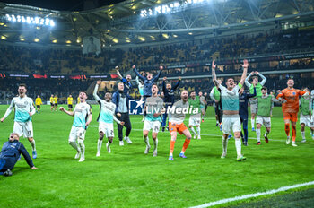 2023-11-30 - Players of Brighton & Hove Albion celebrate the victory during the UEFA Europa League, Group B match between AEK FC and Brighton & Hove Albion at Opap Arena on November 30, 2023, in Athens, Greece. - AEK FC VS BRIGHTON - UEFA EUROPA LEAGUE, GROUP B - UEFA EUROPA LEAGUE - SOCCER