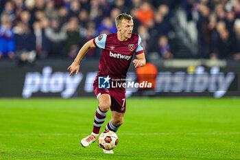 2023-12-14 - James Ward-Prowse (7) of West Ham United during the UEFA Europa League, Group A football match between West Ham United and Freiburg on 14 December 2023 at the London Stadium in London, England - FOOTBALL - EUROPA LEAGUE - WEST HAM V FREIBURG - UEFA EUROPA LEAGUE - SOCCER