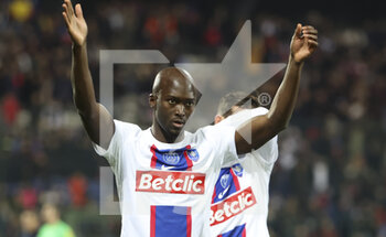 2023-01-06 - Danilo Pereira of PSG salutes the supporters following the French Cup, round of 64 football match between La Berrichonne de Chateauroux and Paris Saint-Germain on January 6, 2023 at Gaston Petit stadium in Chateauroux, France - FOOTBALL - FRENCH CUP - CHATEAUROUX V PARIS SG - FRENCH CUP - SOCCER